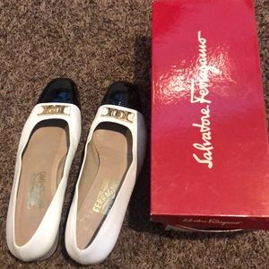 Black and White Ladies pumps